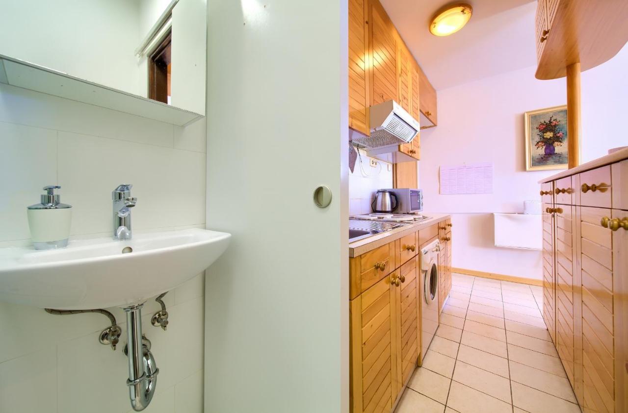 Studio Apartment Vesna Krk Town Eksteriør billede