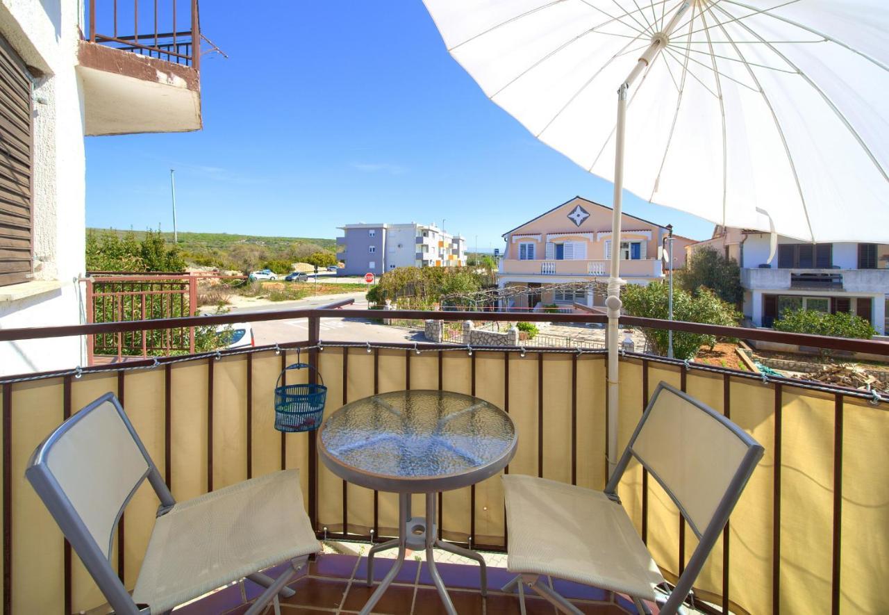Studio Apartment Vesna Krk Town Eksteriør billede