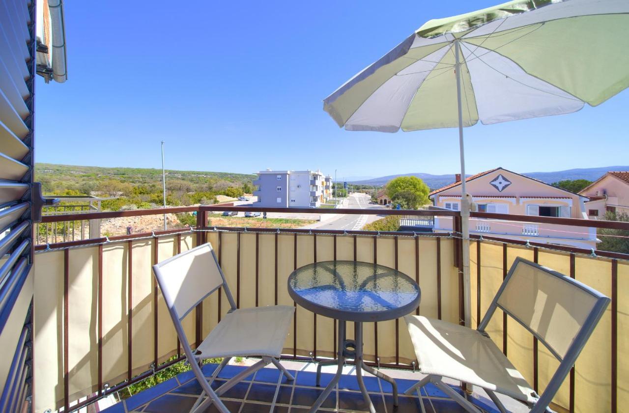 Studio Apartment Vesna Krk Town Eksteriør billede