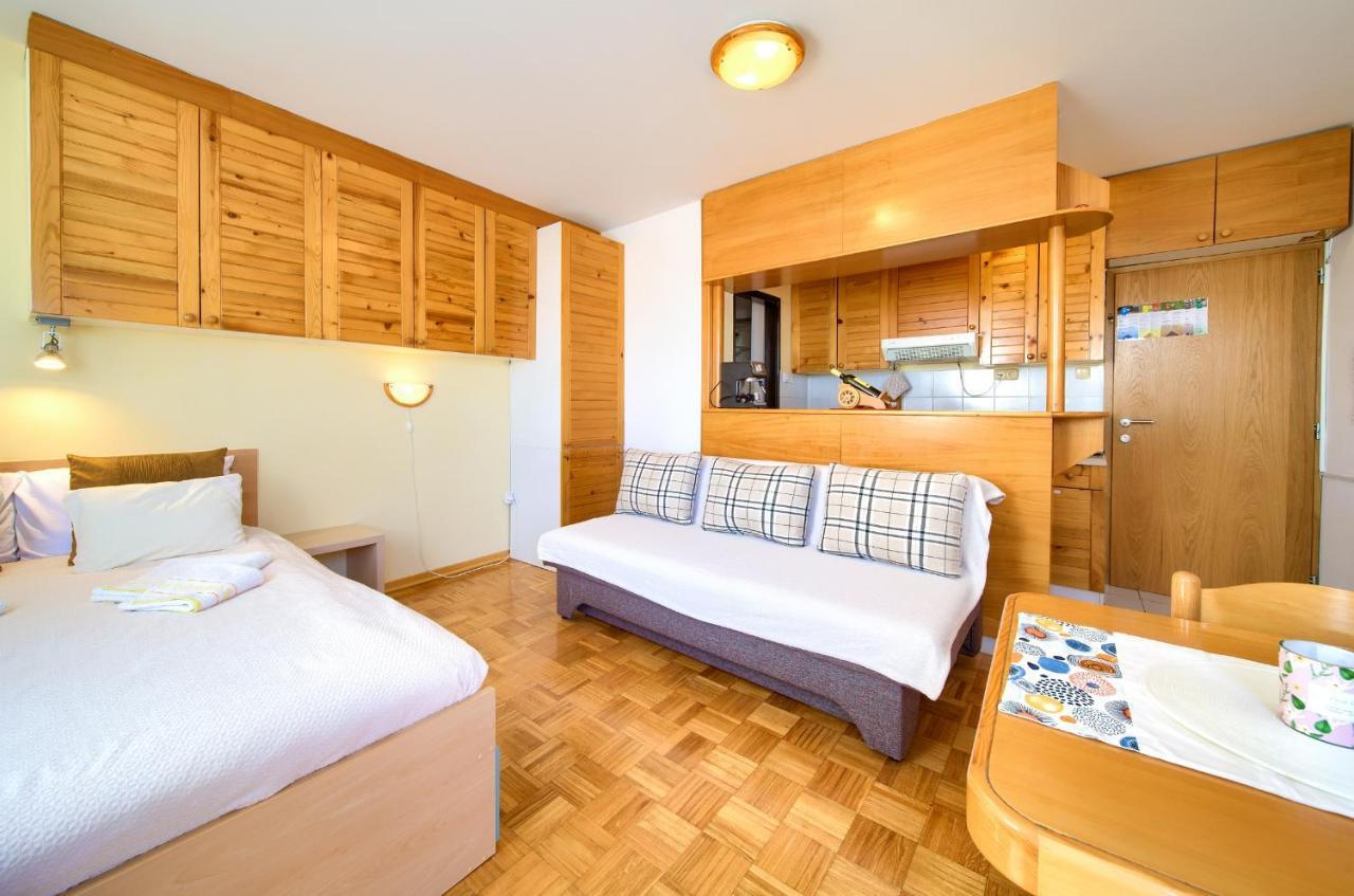 Studio Apartment Vesna Krk Town Eksteriør billede