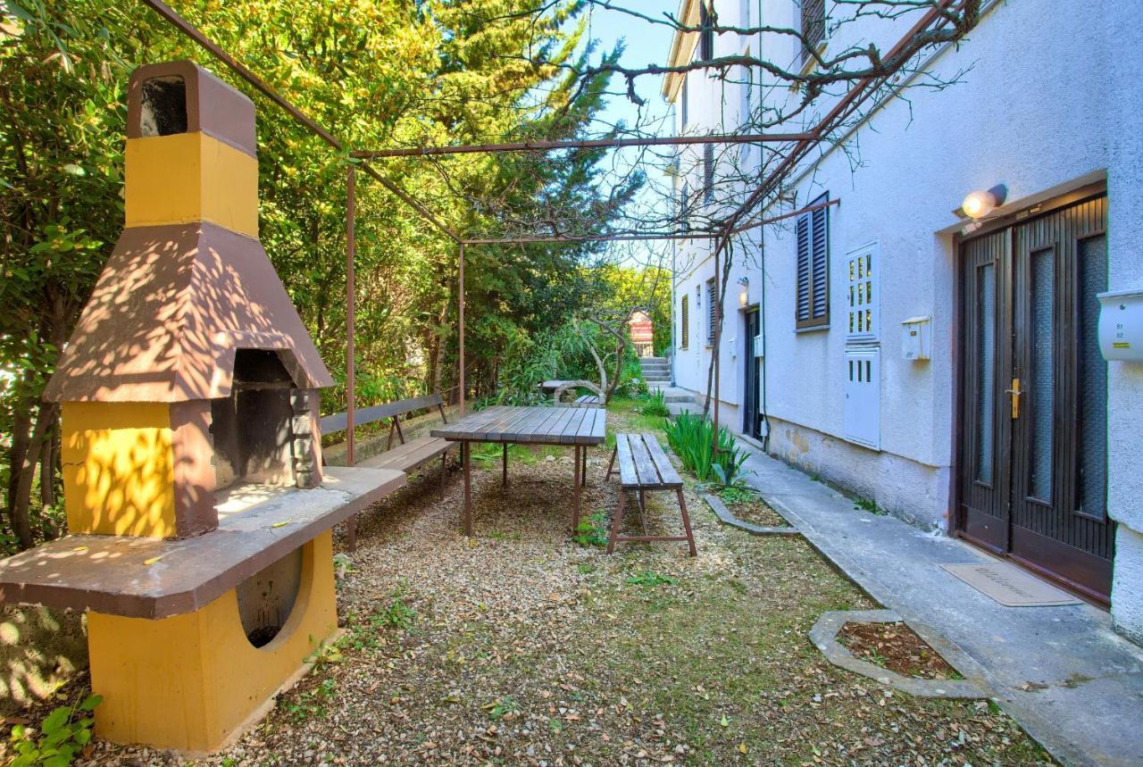 Studio Apartment Vesna Krk Town Eksteriør billede